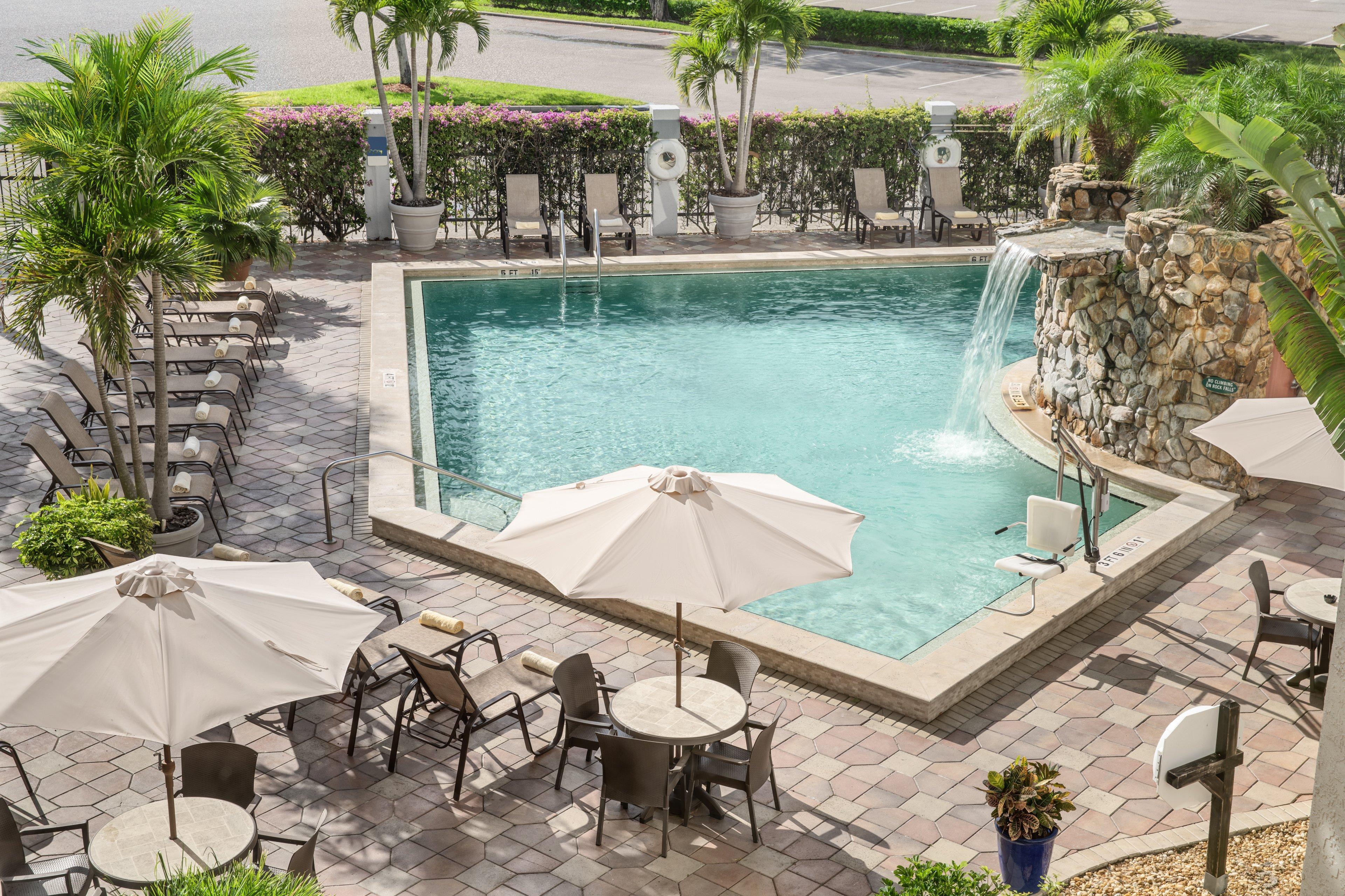Doubletree By Hilton Fort Myers At Bell Tower Shops Экстерьер фото