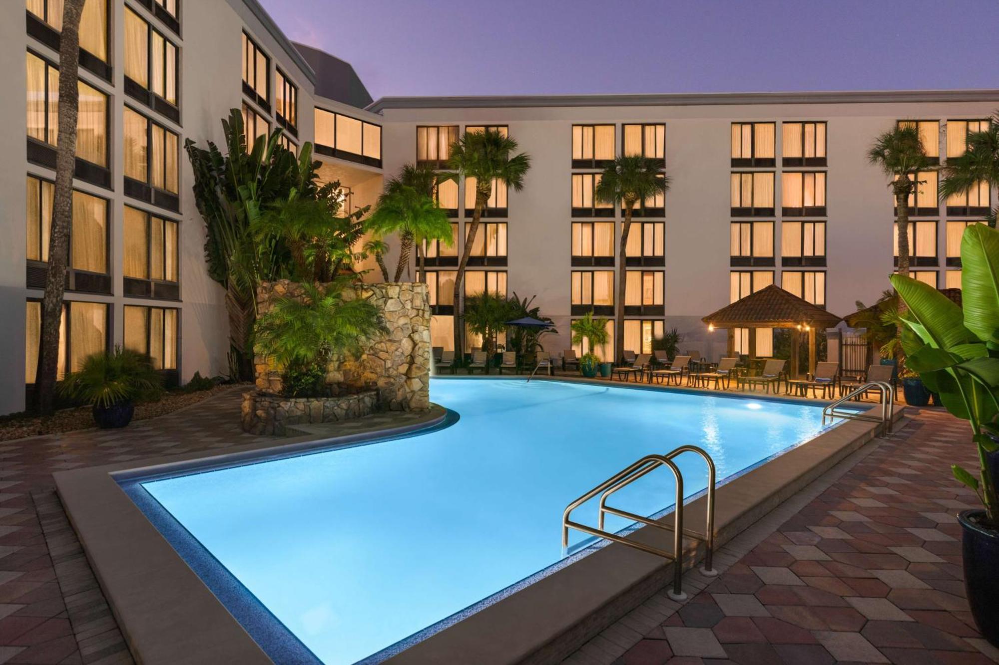 Doubletree By Hilton Fort Myers At Bell Tower Shops Экстерьер фото