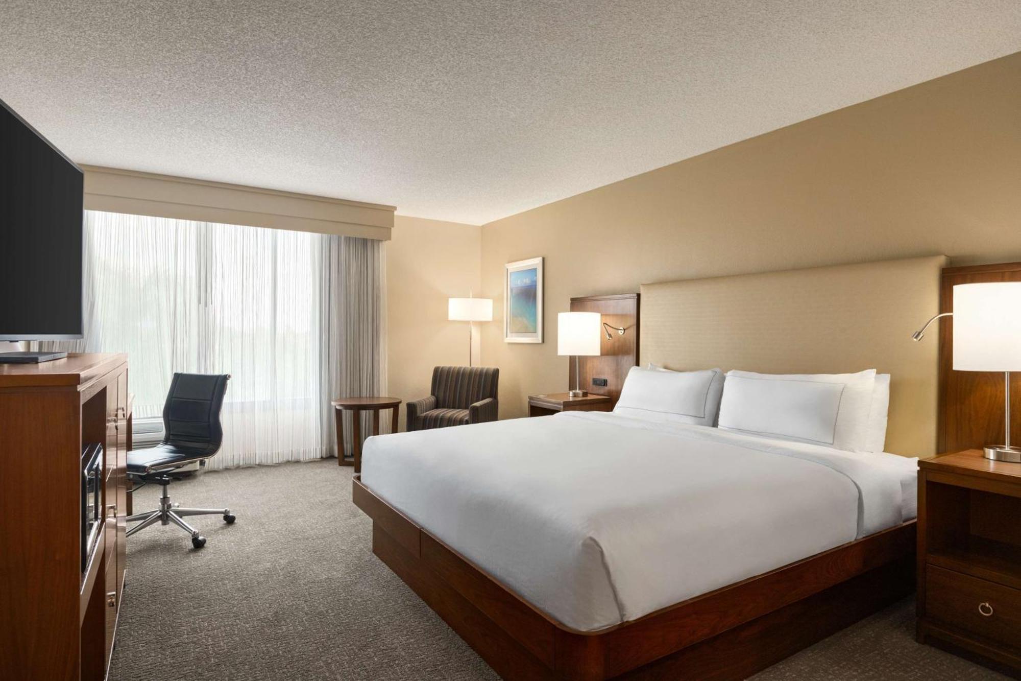 Doubletree By Hilton Fort Myers At Bell Tower Shops Экстерьер фото