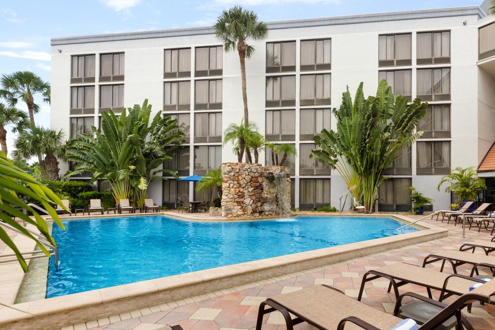 Doubletree By Hilton Fort Myers At Bell Tower Shops Экстерьер фото