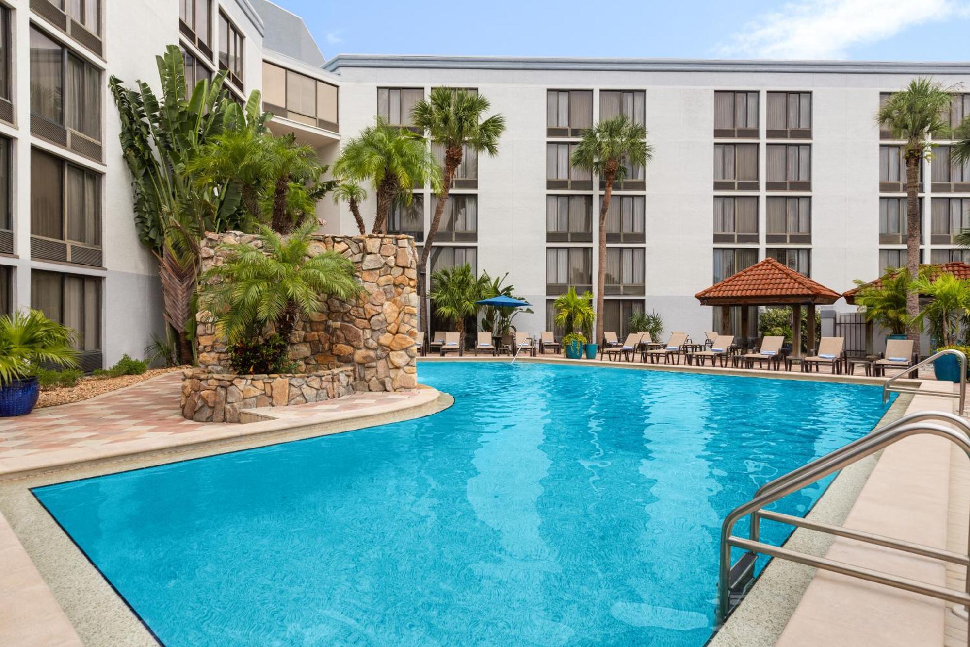 Doubletree By Hilton Fort Myers At Bell Tower Shops Экстерьер фото