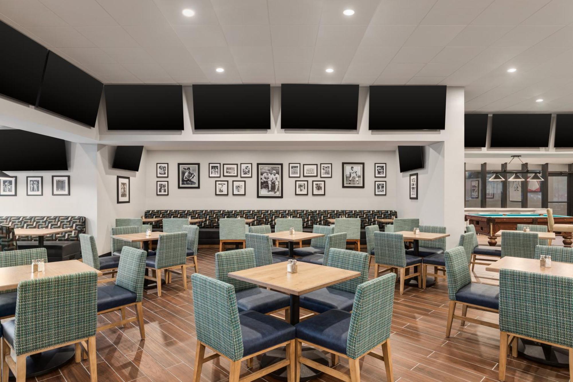 Doubletree By Hilton Fort Myers At Bell Tower Shops Экстерьер фото