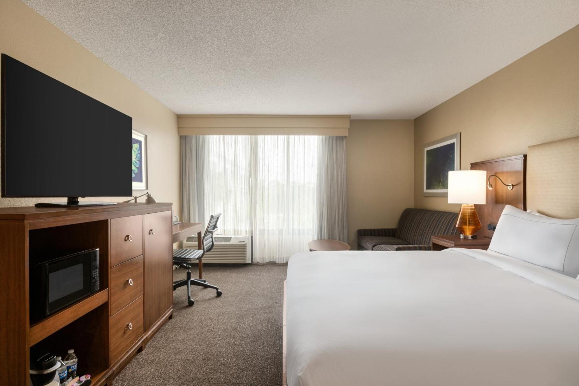 Doubletree By Hilton Fort Myers At Bell Tower Shops Экстерьер фото