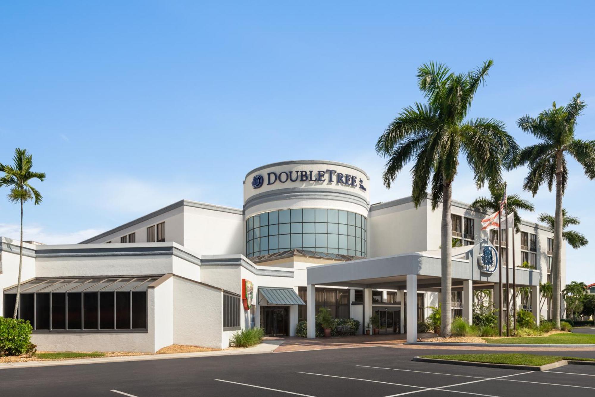 Doubletree By Hilton Fort Myers At Bell Tower Shops Экстерьер фото
