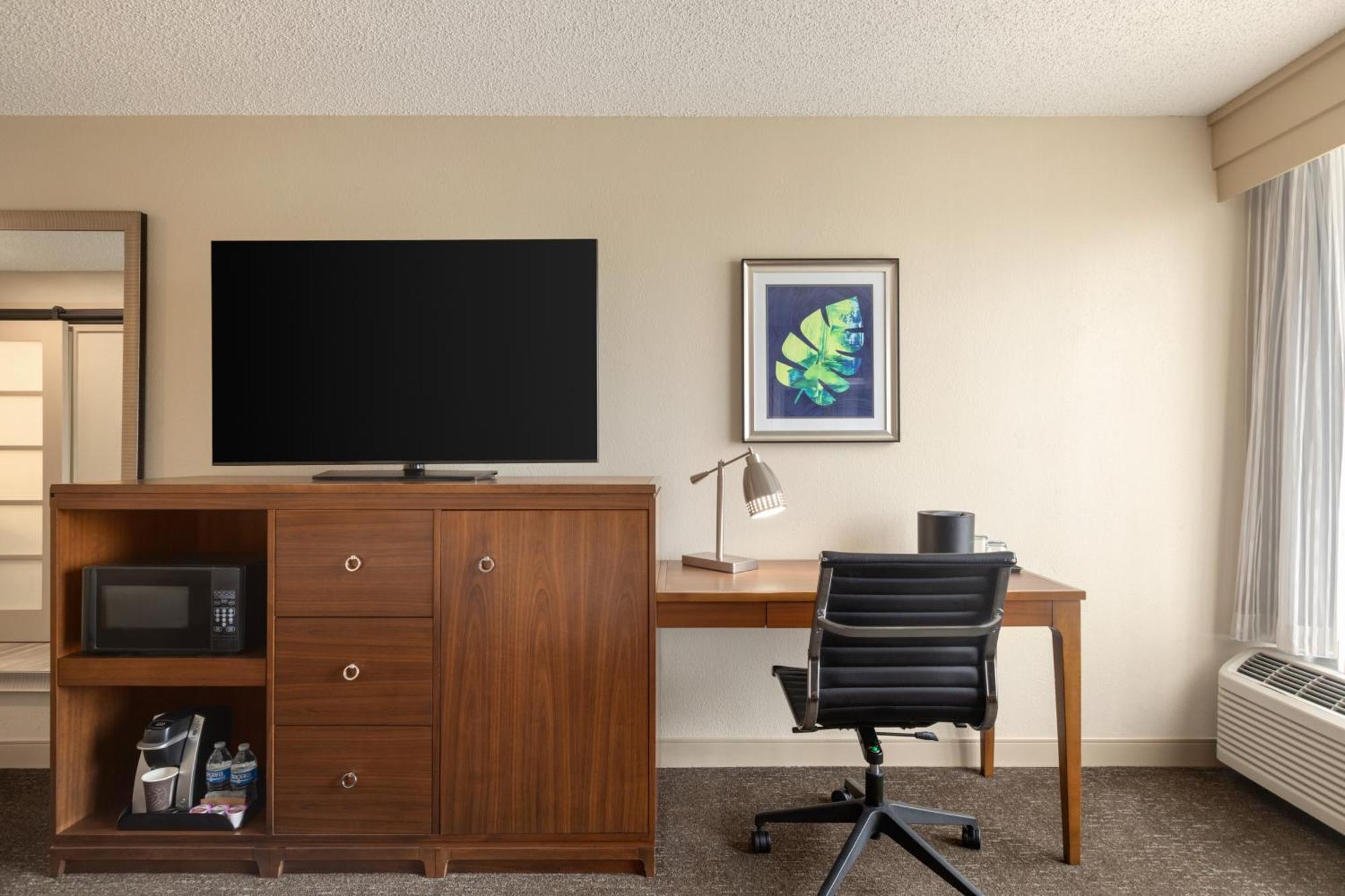 Doubletree By Hilton Fort Myers At Bell Tower Shops Экстерьер фото