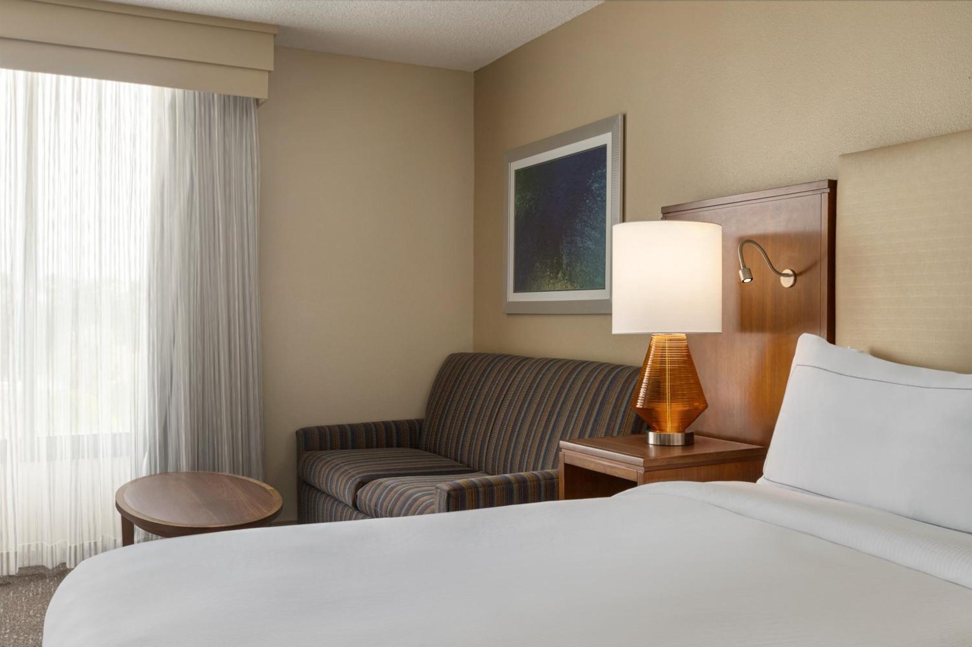 Doubletree By Hilton Fort Myers At Bell Tower Shops Экстерьер фото