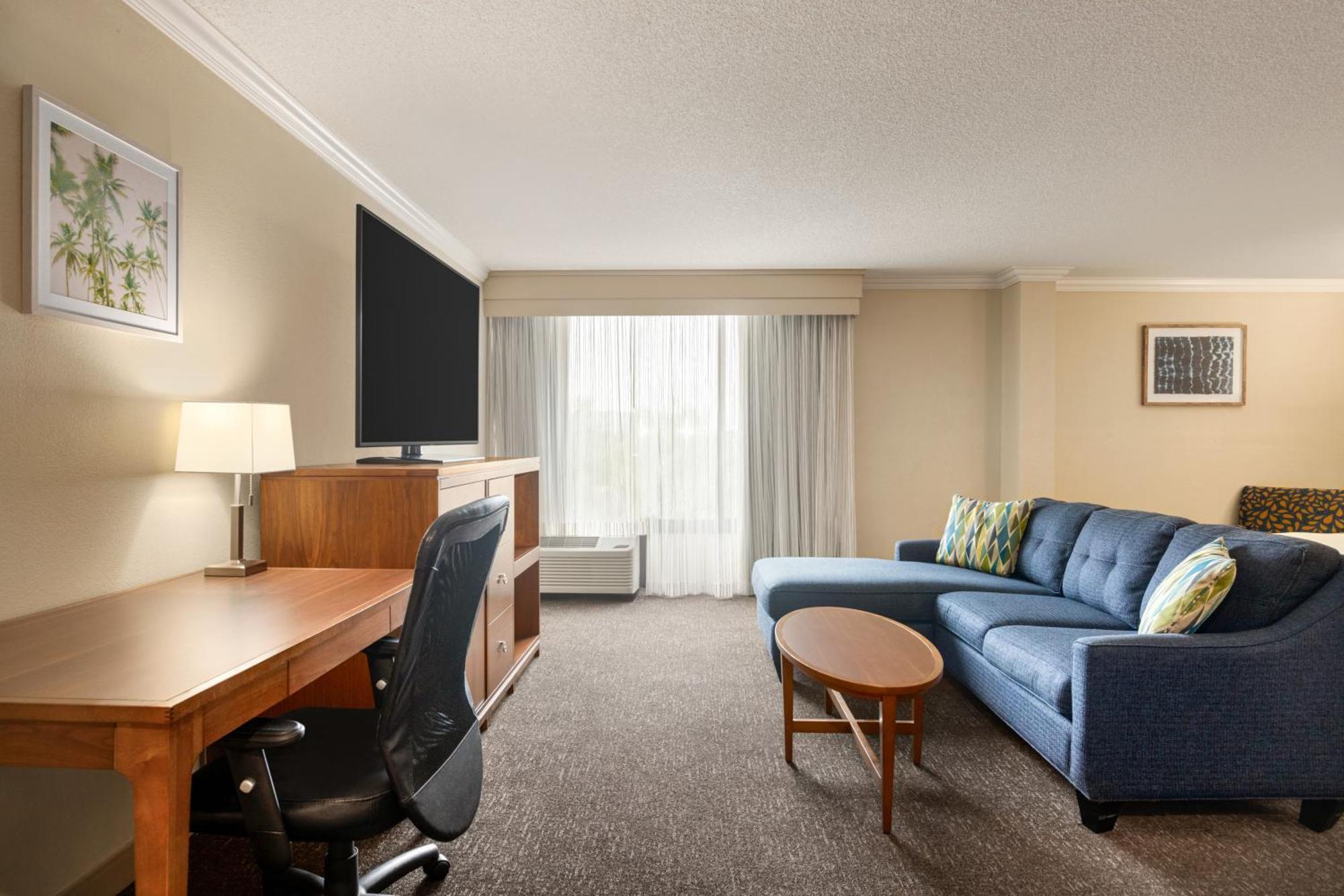 Doubletree By Hilton Fort Myers At Bell Tower Shops Экстерьер фото