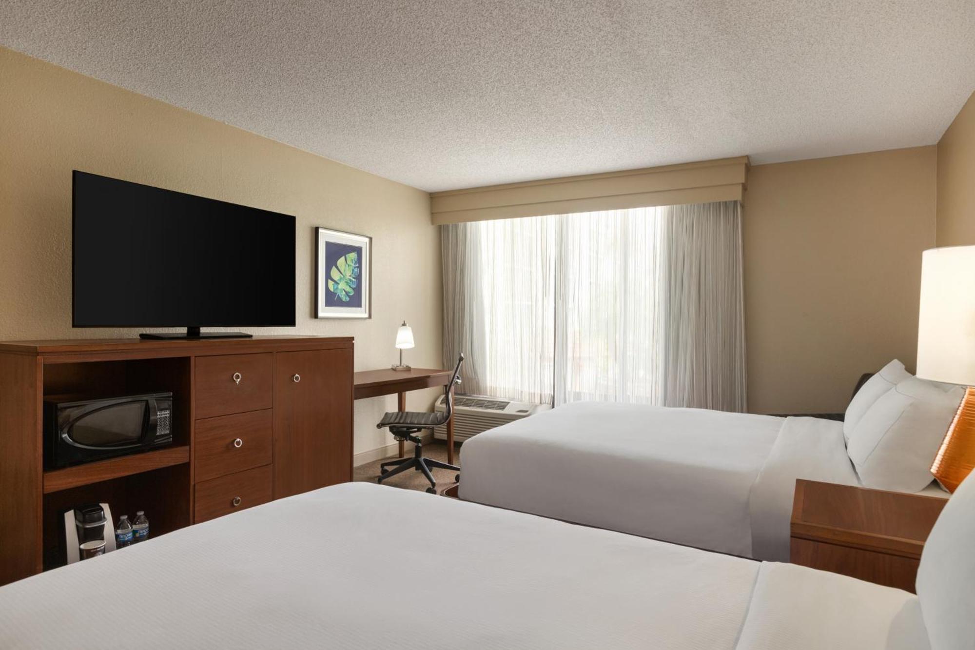 Doubletree By Hilton Fort Myers At Bell Tower Shops Экстерьер фото