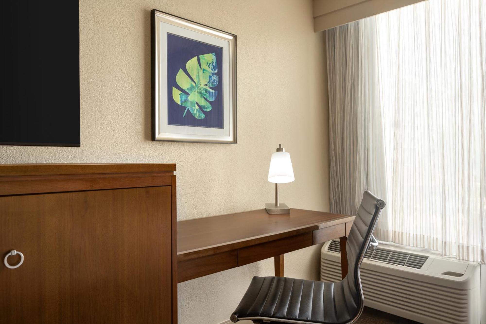 Doubletree By Hilton Fort Myers At Bell Tower Shops Экстерьер фото