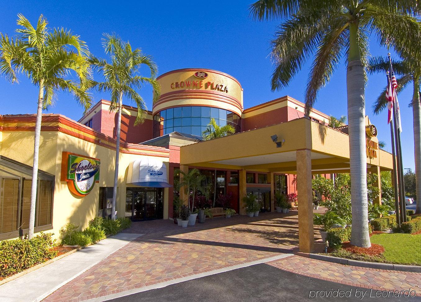Doubletree By Hilton Fort Myers At Bell Tower Shops Экстерьер фото