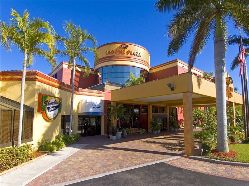 Doubletree By Hilton Fort Myers At Bell Tower Shops Экстерьер фото